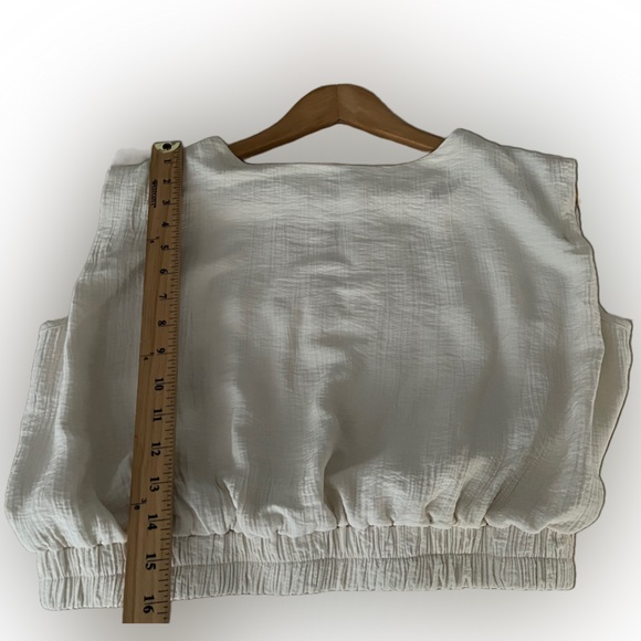 a new day Women’s Cropped Top Color:Beige Size:M - Picture 3 of 5